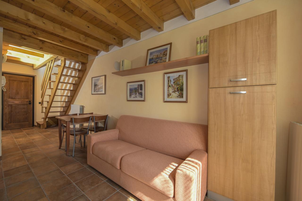 Вилла Residenza Borgo Antico Паратико Экстерьер фото