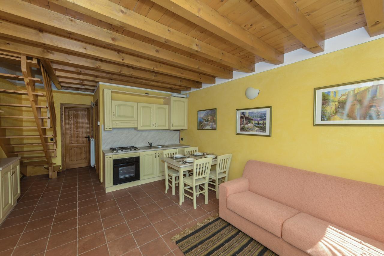 Вилла Residenza Borgo Antico Паратико Экстерьер фото